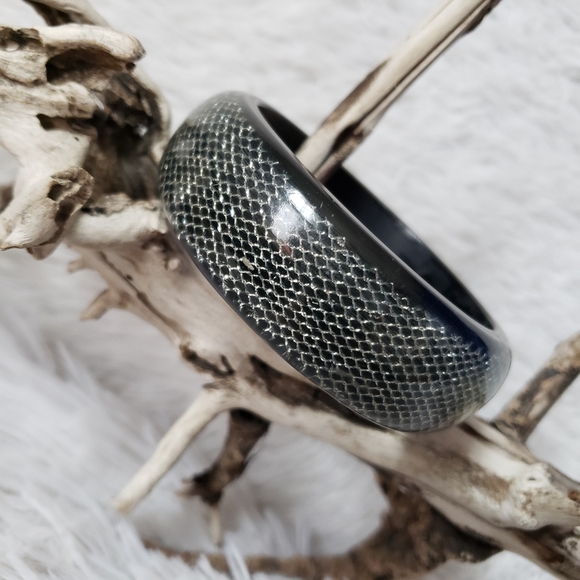 Black Silver Mesh in Clear Lucite Vintage Bangle - Picture 14 of 15